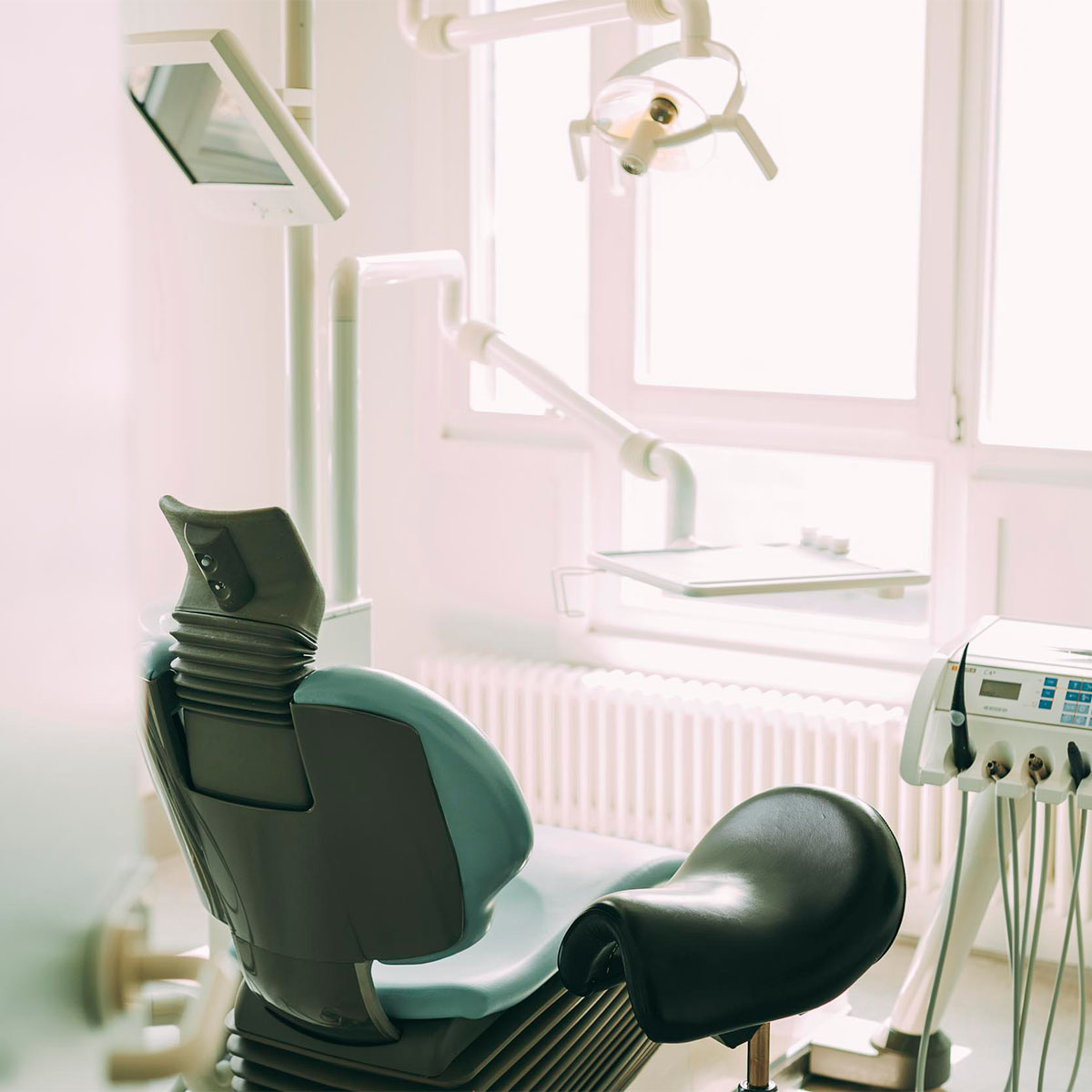 Ein Zahnarztstuhl bei den Zahnärzten in Emmendingen